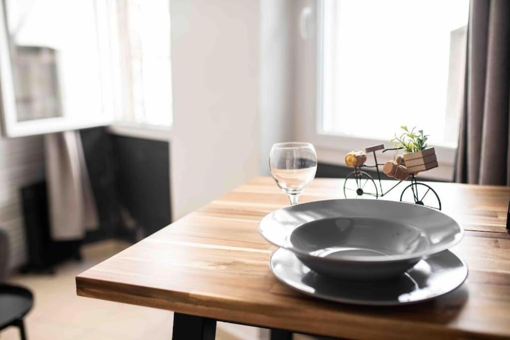 Appartement Tout Equipe Au Coeur Du Vieux Port Marseille Exteriör bild
